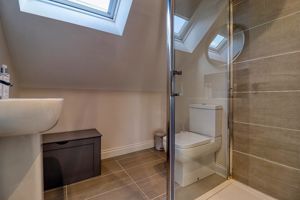 Master En-Suite- click for photo gallery